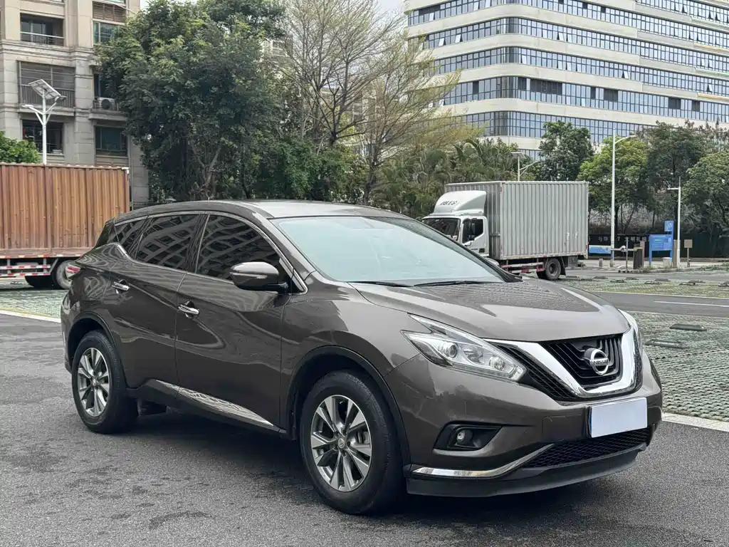 NISSAN LOULAN