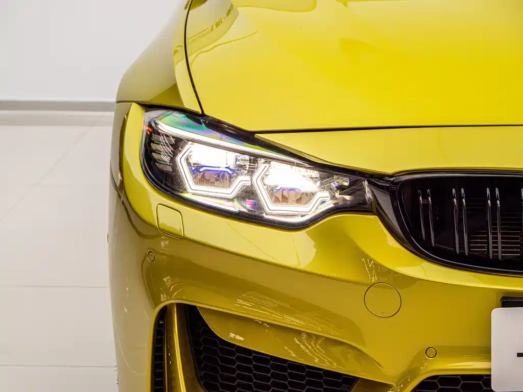 BMW M4 — миниатюра 10