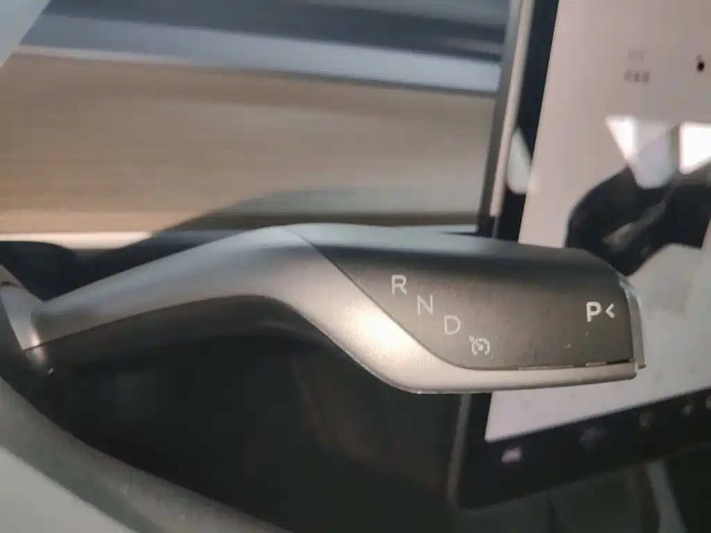 Tesla Model 3 — миниатюра 14