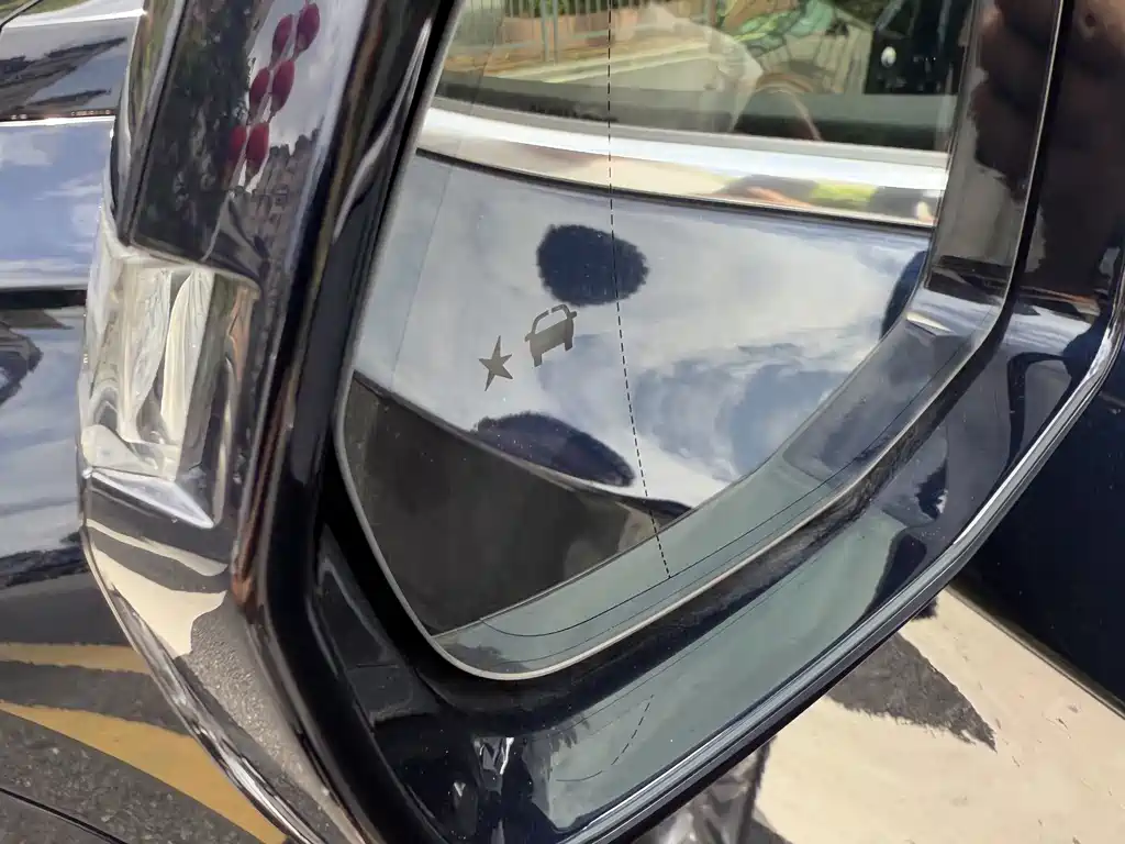 Cadillac XT6 — миниатюра 13