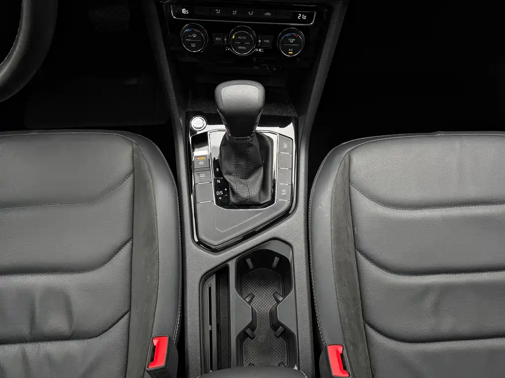 Volkswagen Tiguan L — миниатюра 17