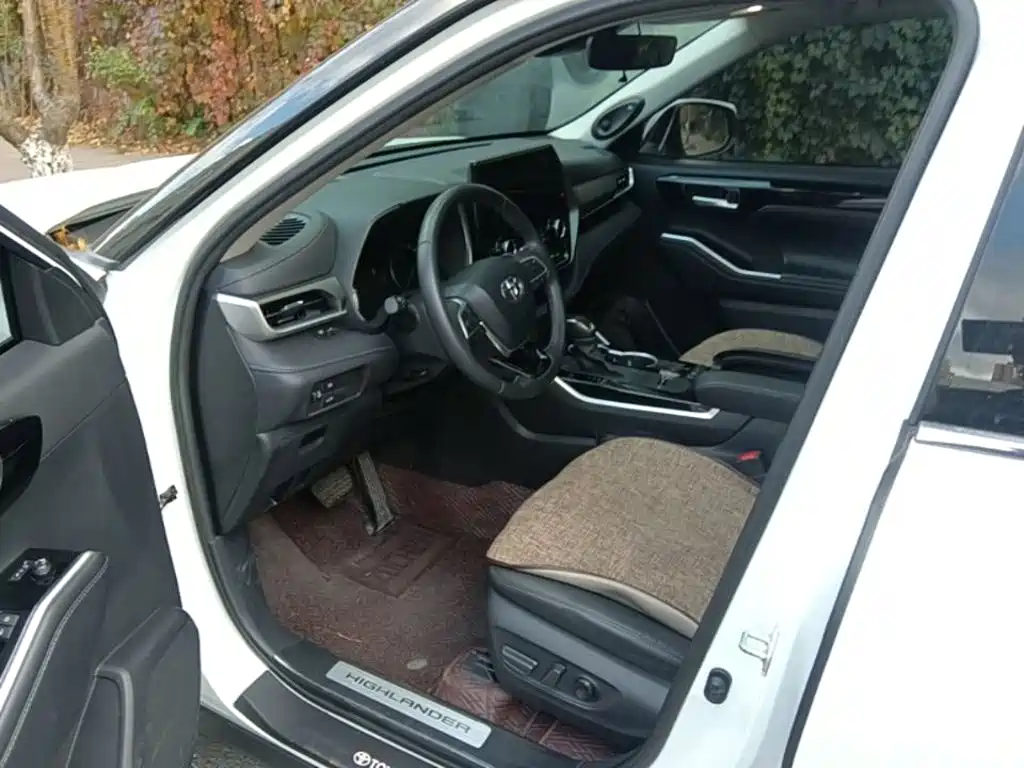 Toyota Highlander — миниатюра 16