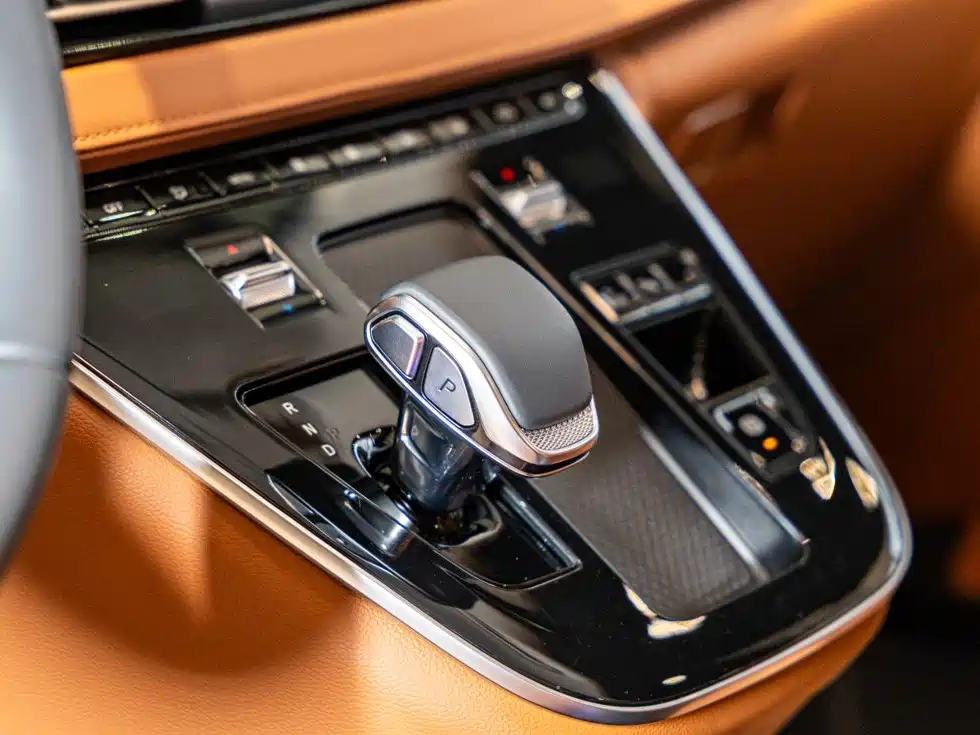 Hongqi Hongqi HQ9 PHEV — миниатюра 15