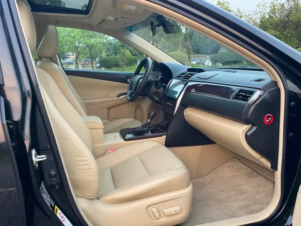 Toyota Camry — миниатюра 10