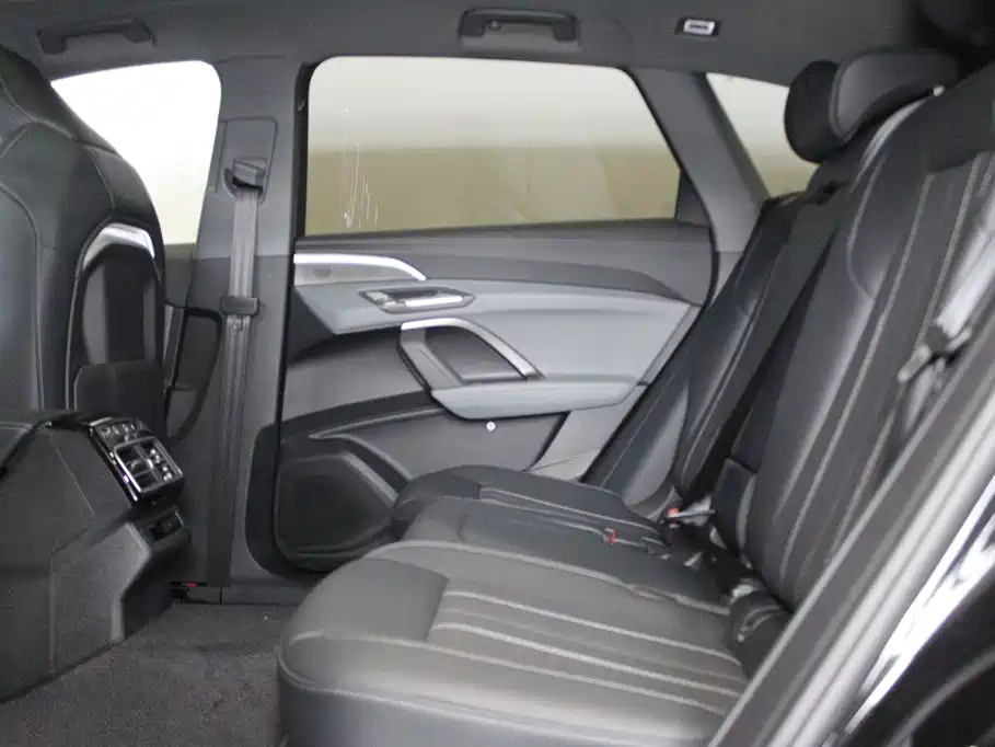 Audi Q5L — миниатюра 8