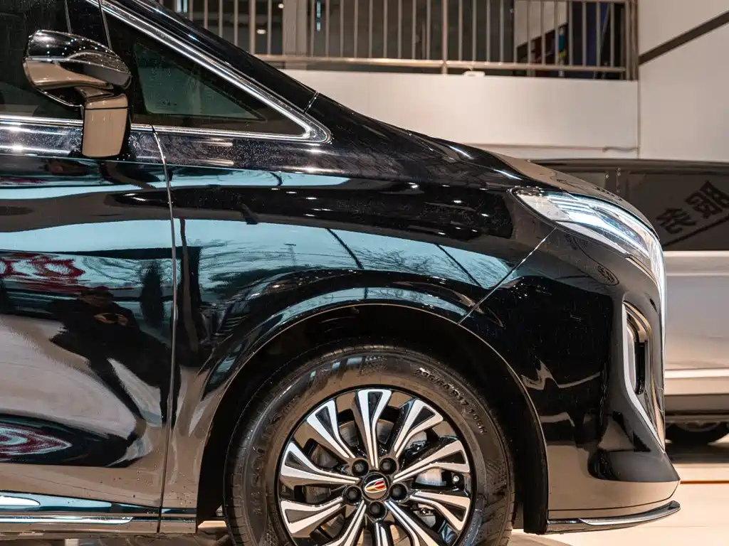 Hongqi Hongqi HQ9 PHEV — миниатюра 5