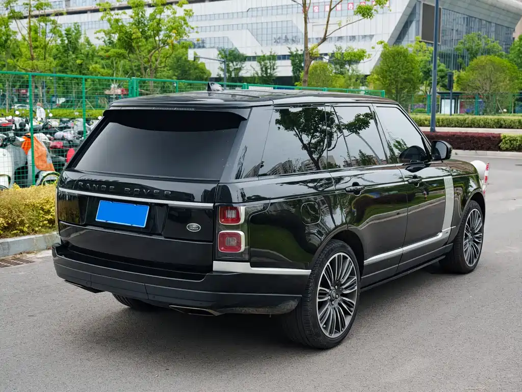 Land Rover Range Rover — миниатюра 4