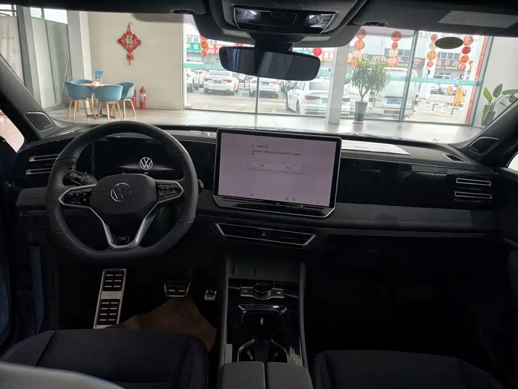 Volkswagen Tiguan L — миниатюра 8