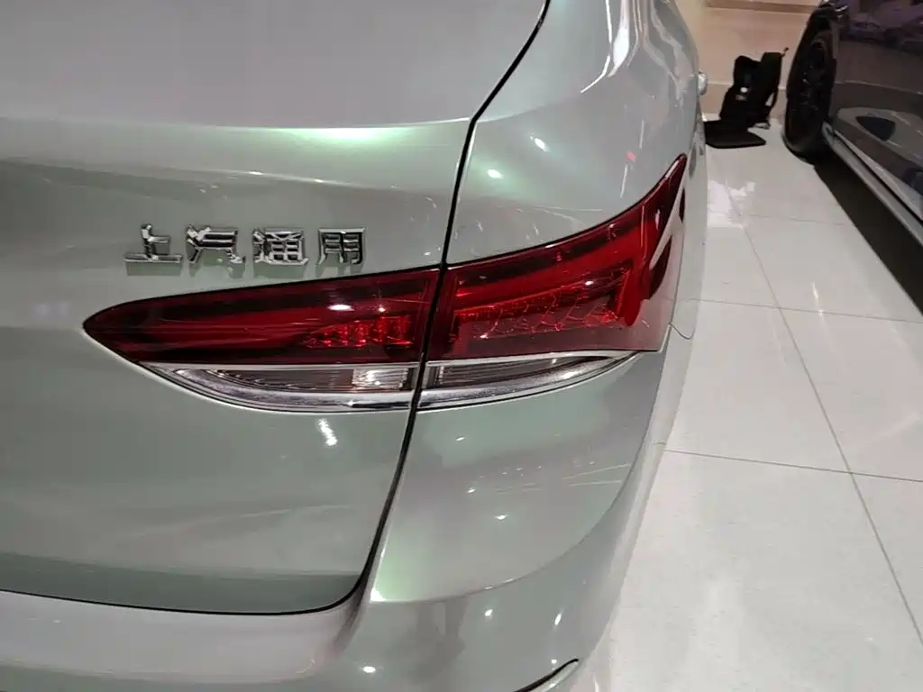 Buick Excelle — миниатюра 8