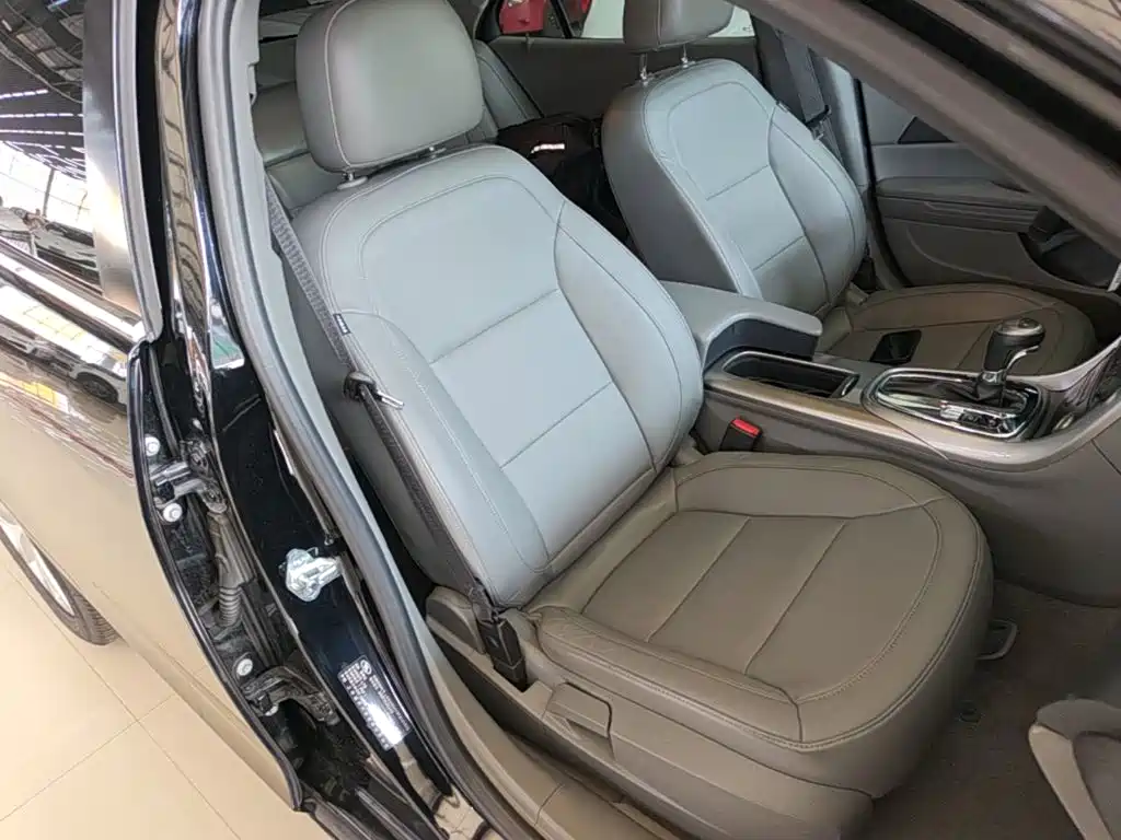 Chevrolet Malibu — миниатюра 25