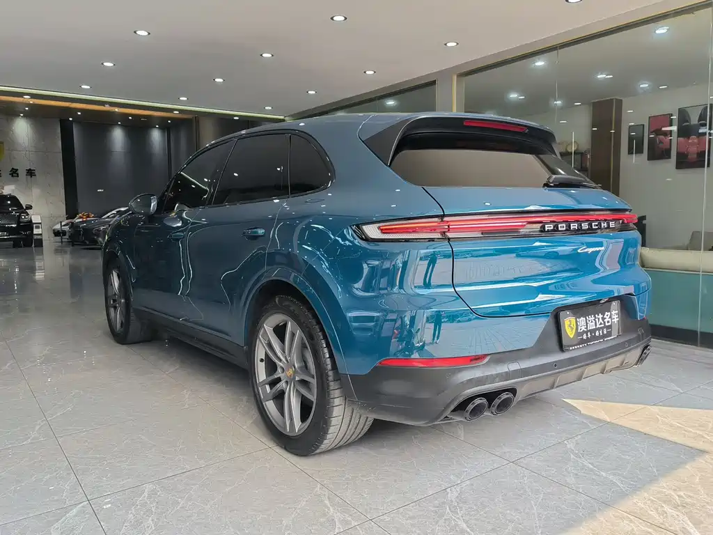 Porsche Cayenne — миниатюра 25