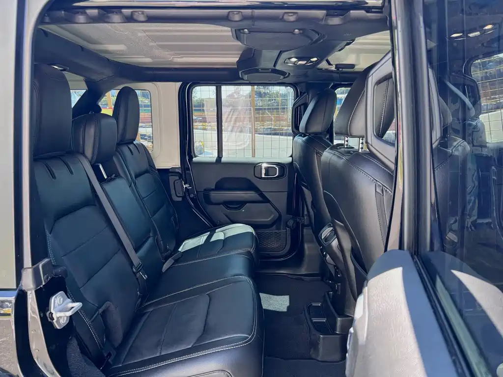 Jeep Wrangler — миниатюра 11