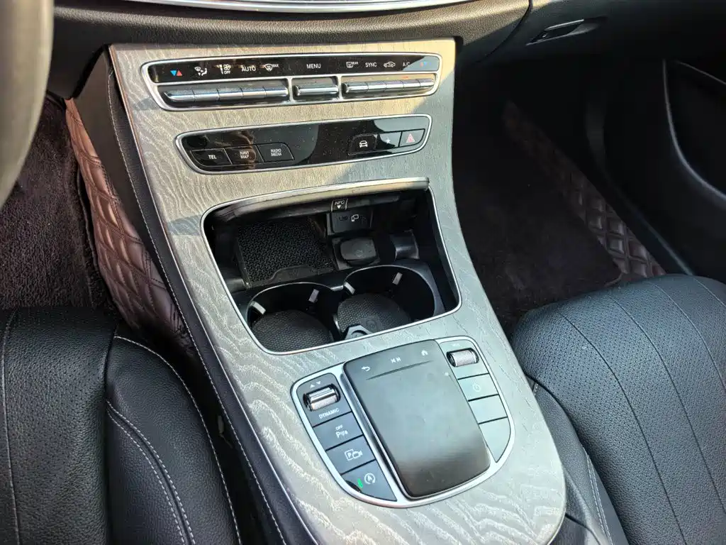 Mercedes-Benz E-Class — миниатюра 16