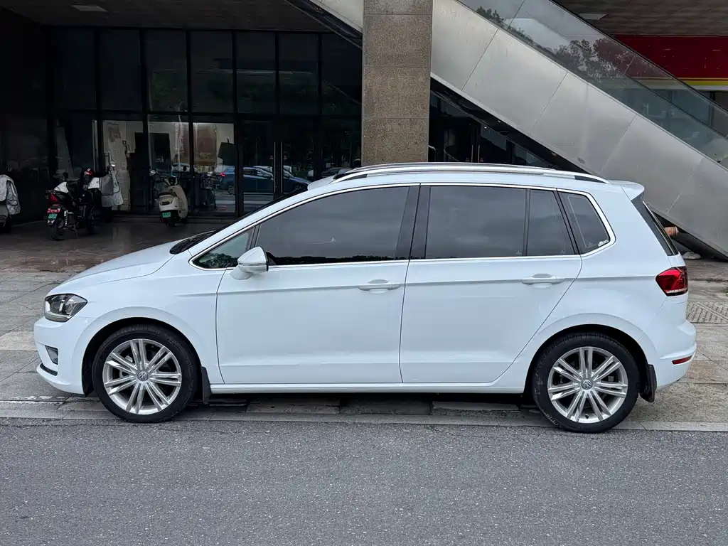 Volkswagen Golf Sportsvan — миниатюра 3