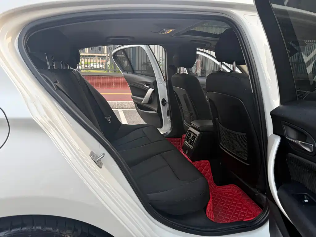 BMW 1 Series (Import) — миниатюра 16