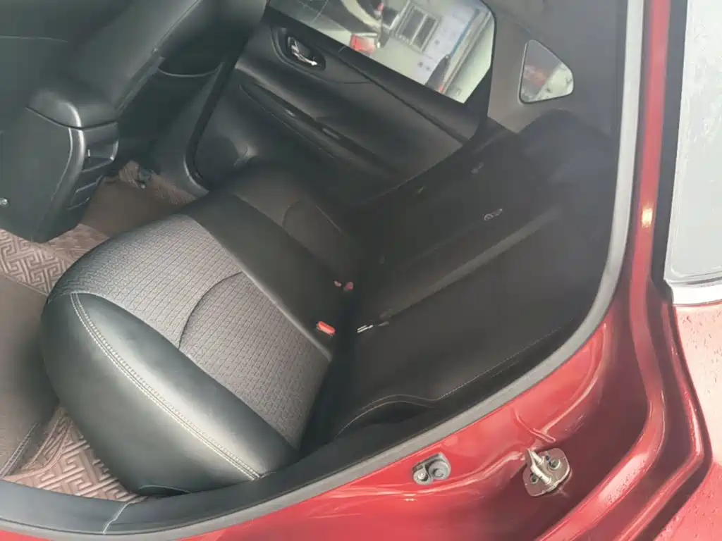 Nissan Tiida — миниатюра 17