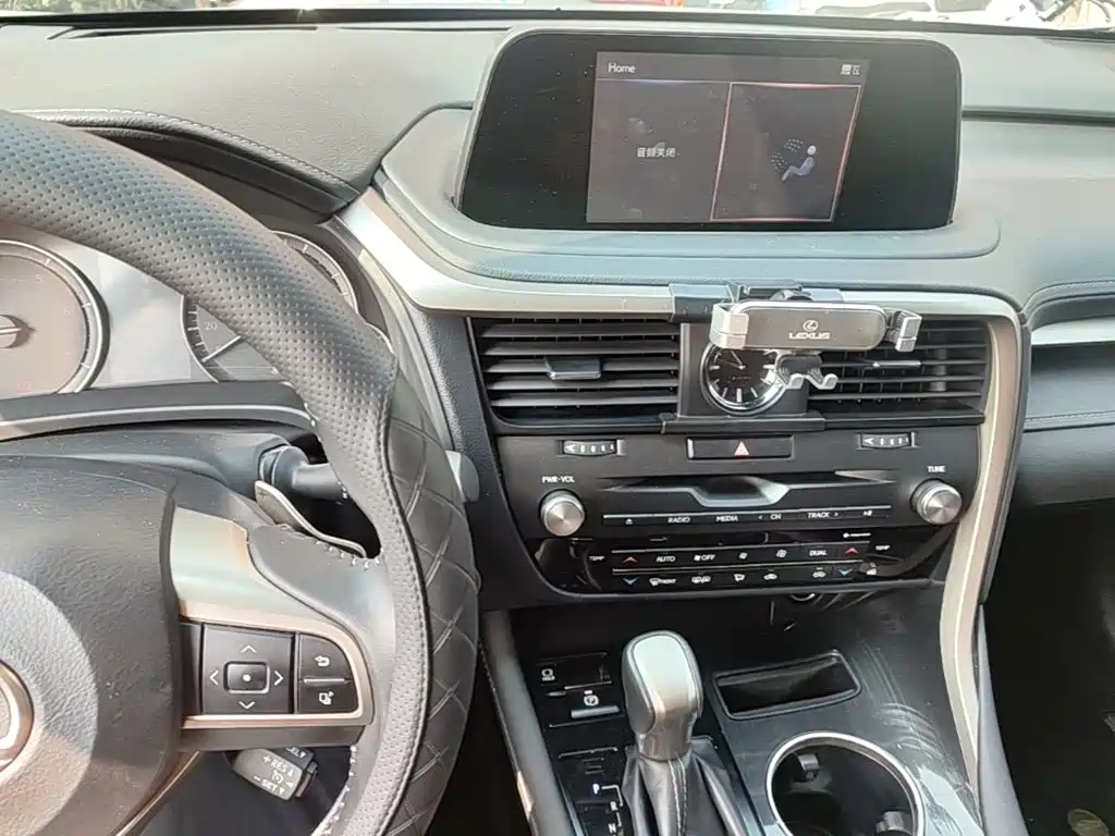 Lexus RX — миниатюра 13