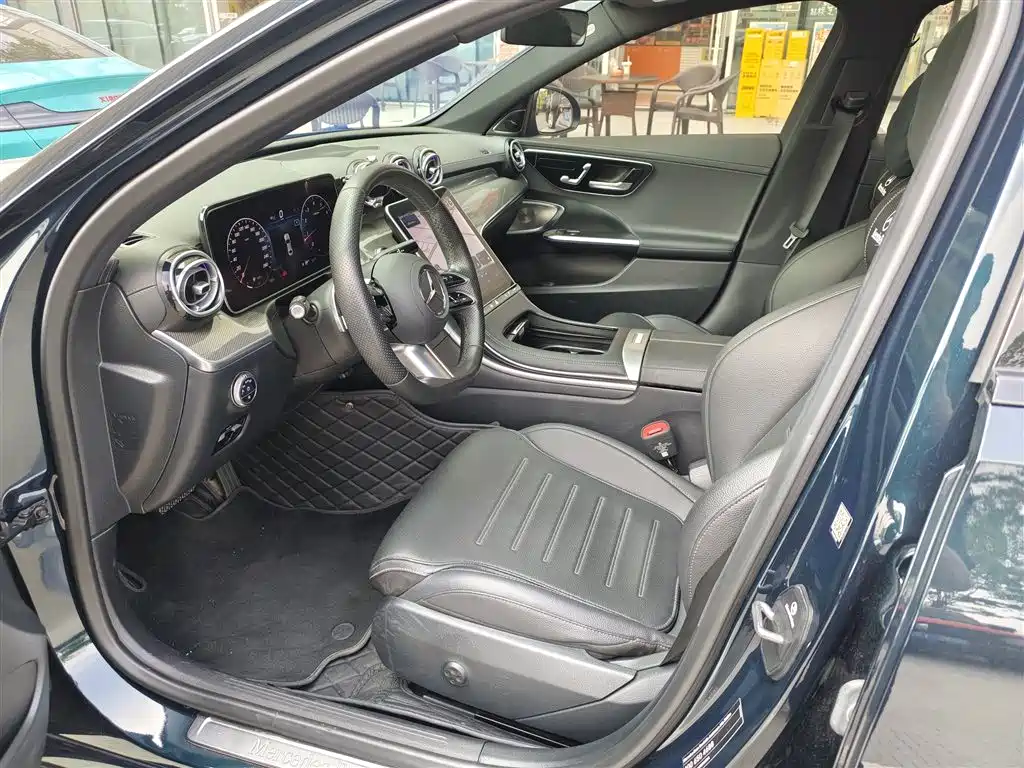 Mercedes-Benz C-Class — миниатюра 4