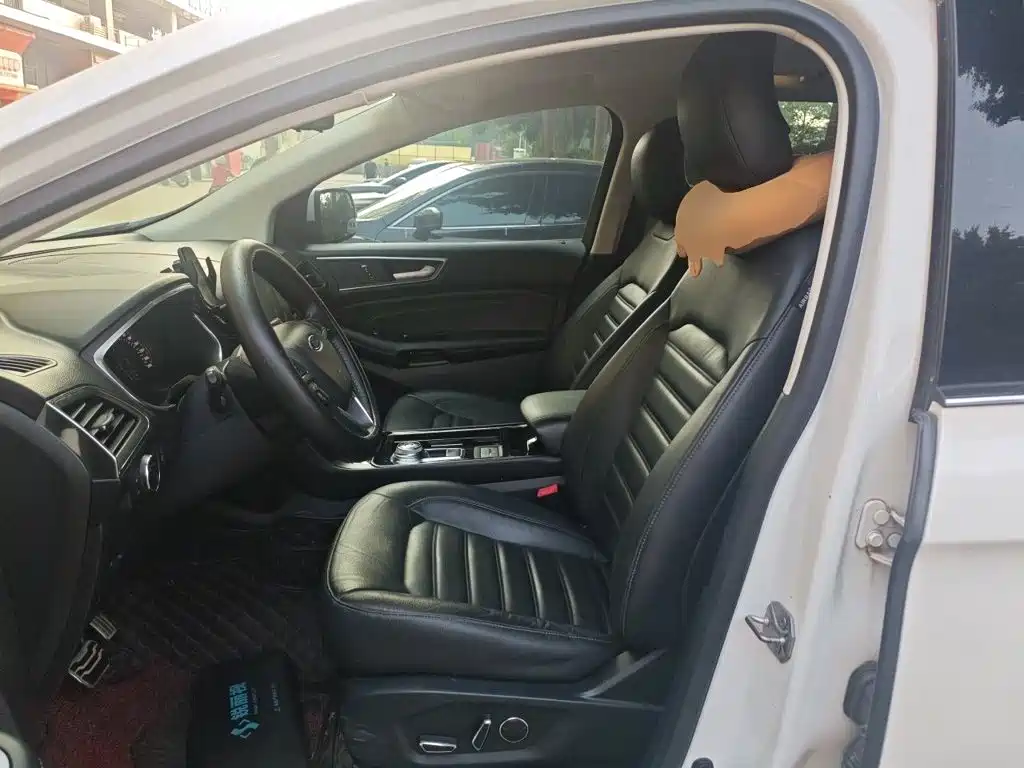 Ford Edge — миниатюра 11
