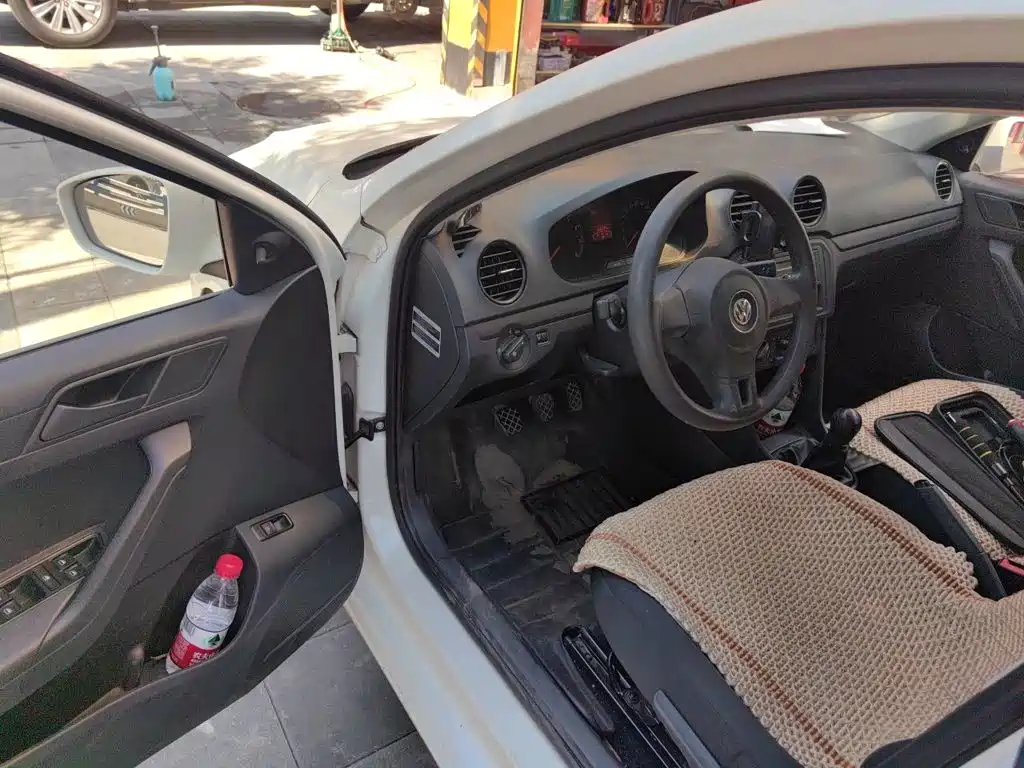 Volkswagen Jetta — миниатюра 12