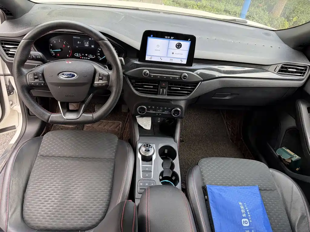 Ford Focus — миниатюра 7