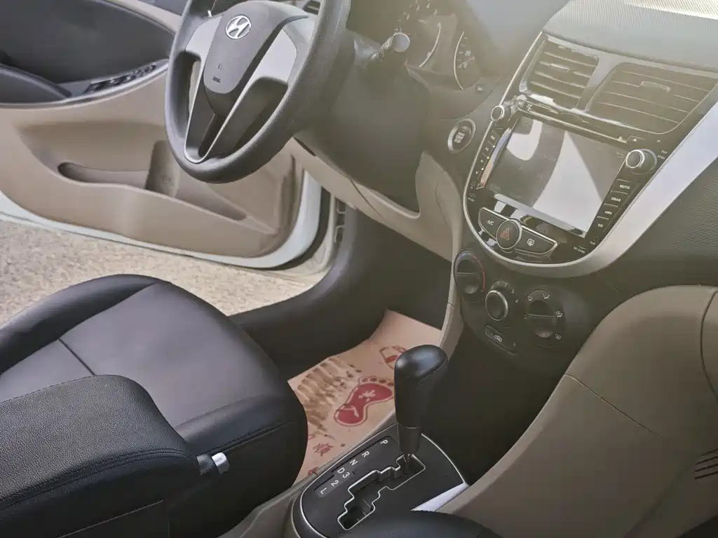 Hyundai Verna — миниатюра 9