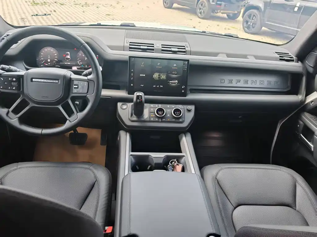 Land Rover Defender — миниатюра 10