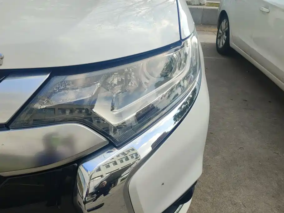 Mitsubishi Outlander — миниатюра 5