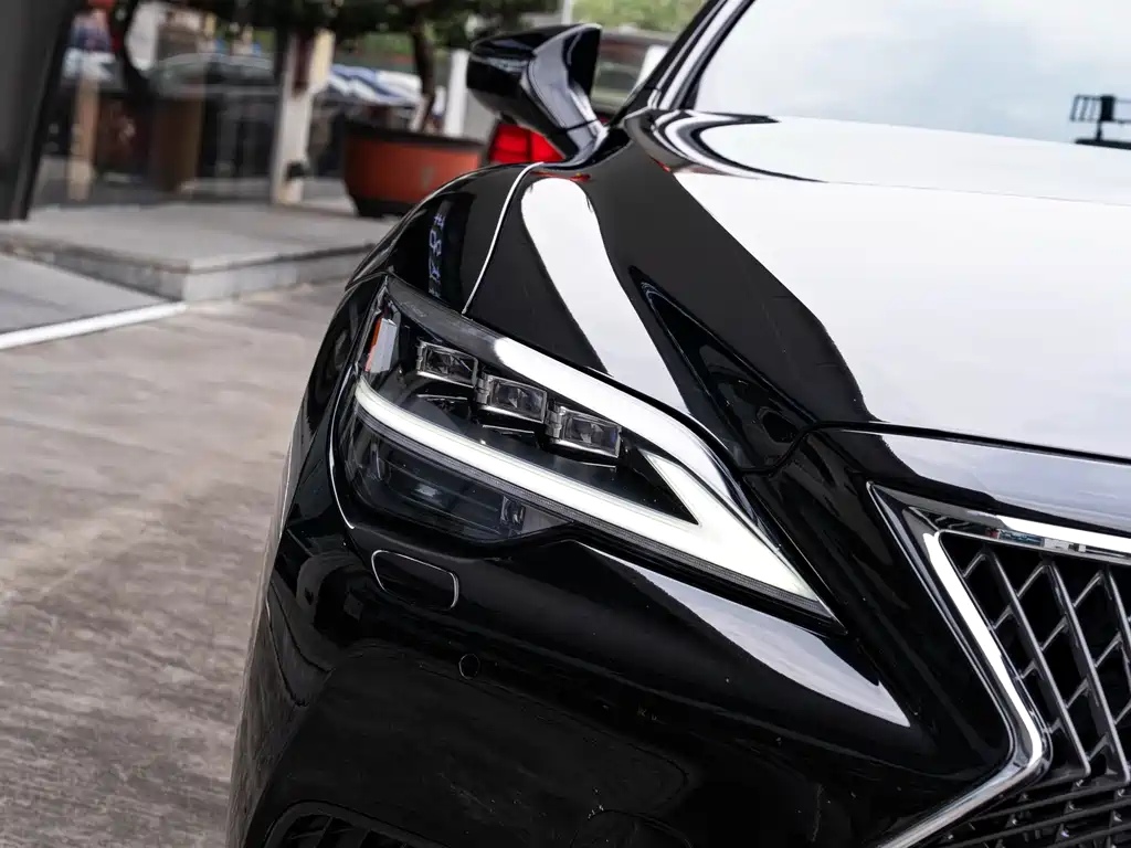 Lexus LS — миниатюра 6