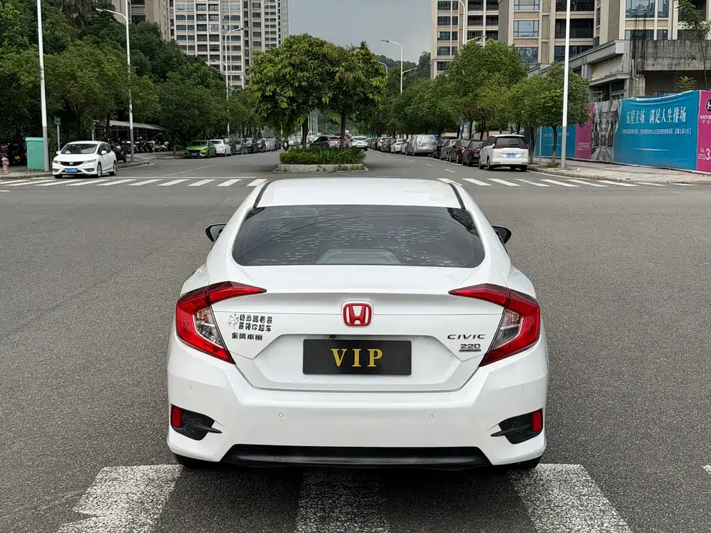 Honda Civic — миниатюра 8