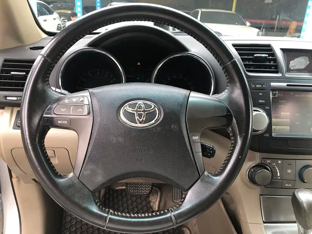 Toyota Highlander — миниатюра 18