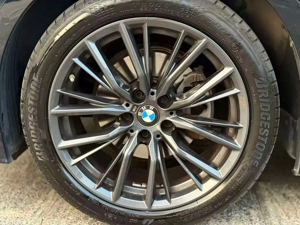 BMW 3 Series — миниатюра 11