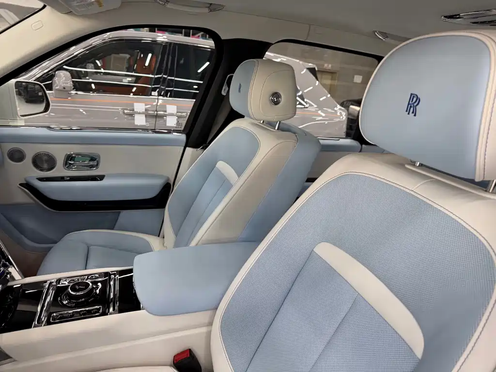 Rolls-Royce Cullinan — миниатюра 5