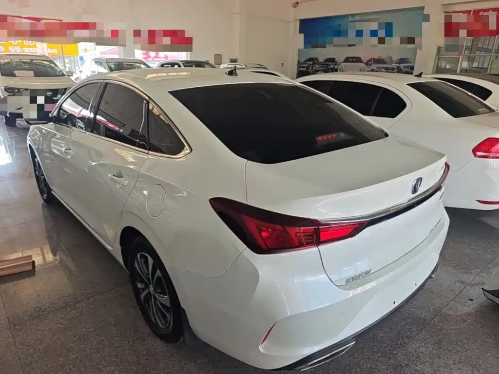 Changan Eado — миниатюра 5