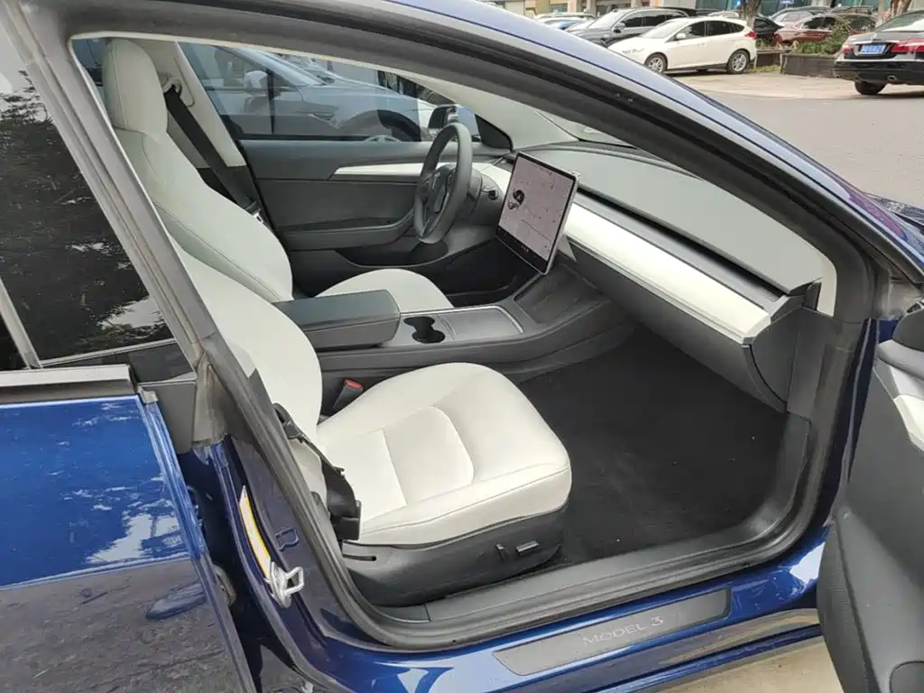 Tesla Model 3 — миниатюра 25