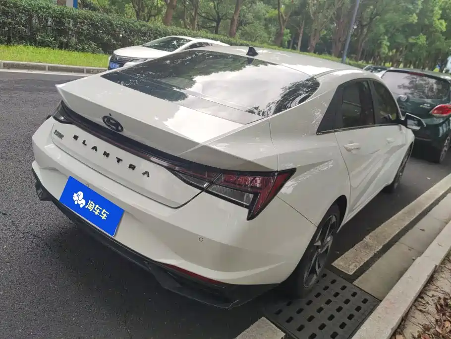 Hyundai Elantra — миниатюра 3