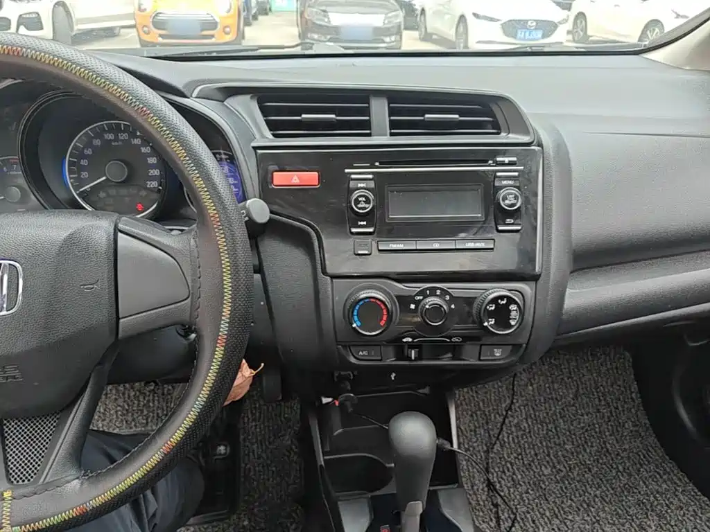 Honda Fit — миниатюра 10