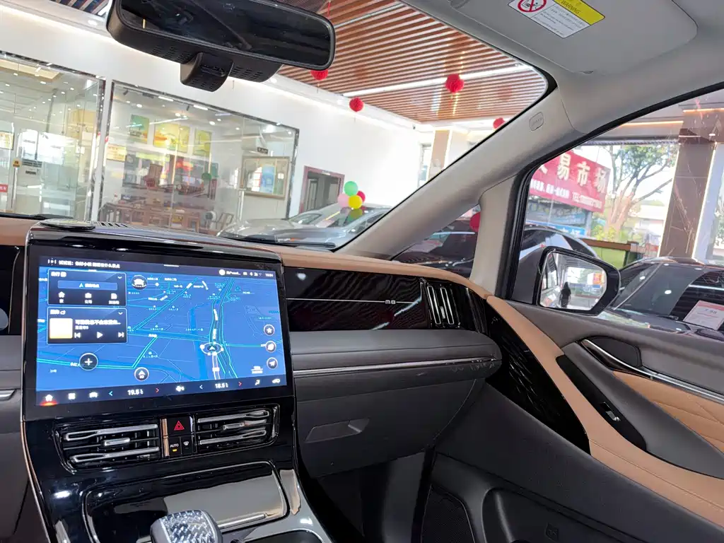 GAC Motor Trumpchi M8 — миниатюра 9
