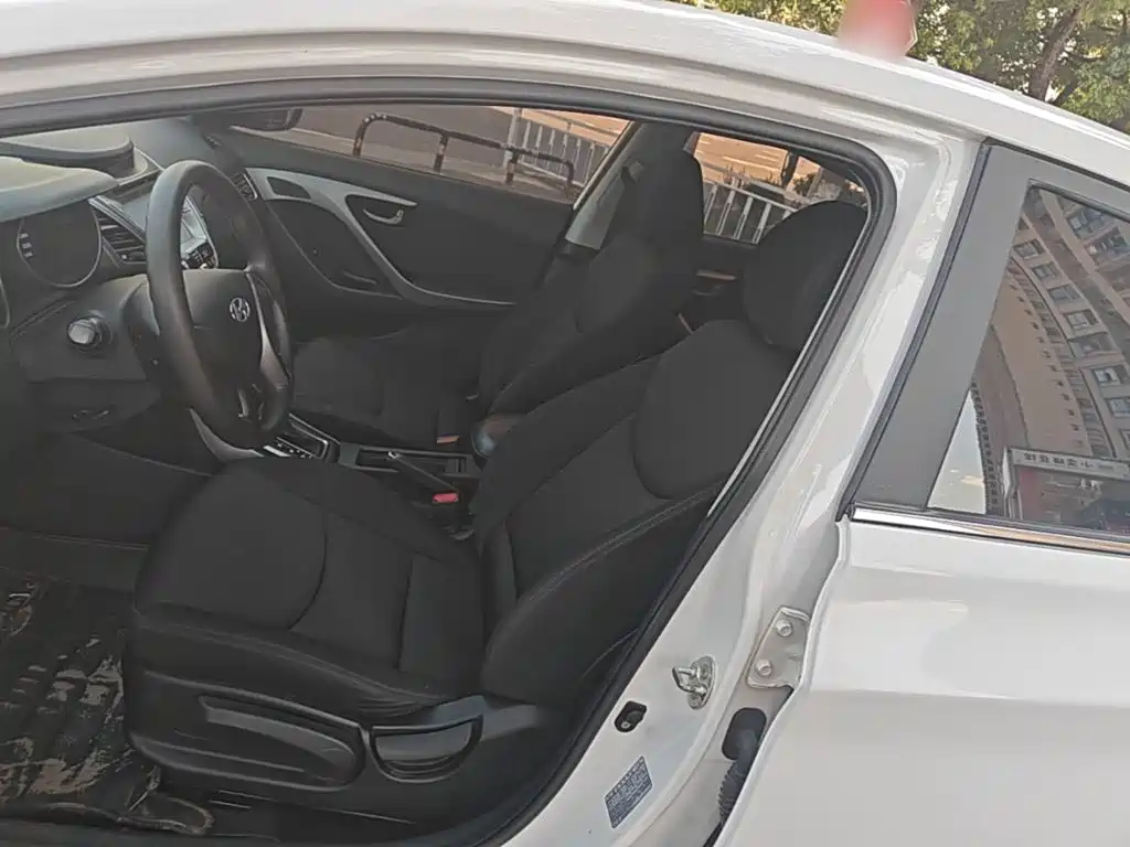 Hyundai Elantra Langdong — миниатюра 15