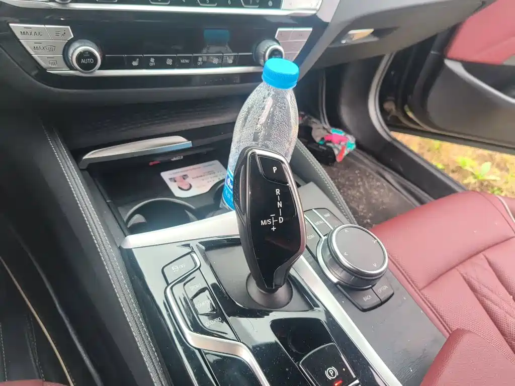 BMW 5 Series — миниатюра 10
