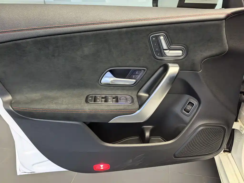 Mercedes-Benz CLA (Import) — миниатюра 15