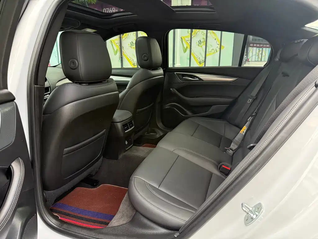 Cadillac CT5 — миниатюра 5