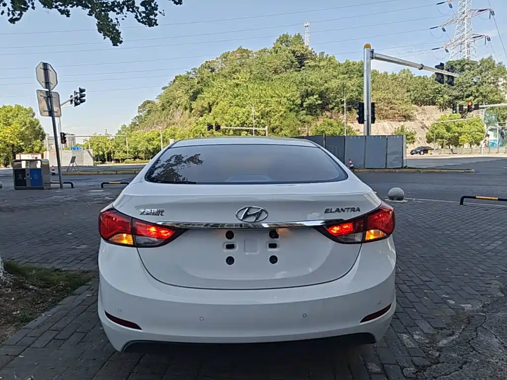 Hyundai Elantra Langdong — миниатюра 6