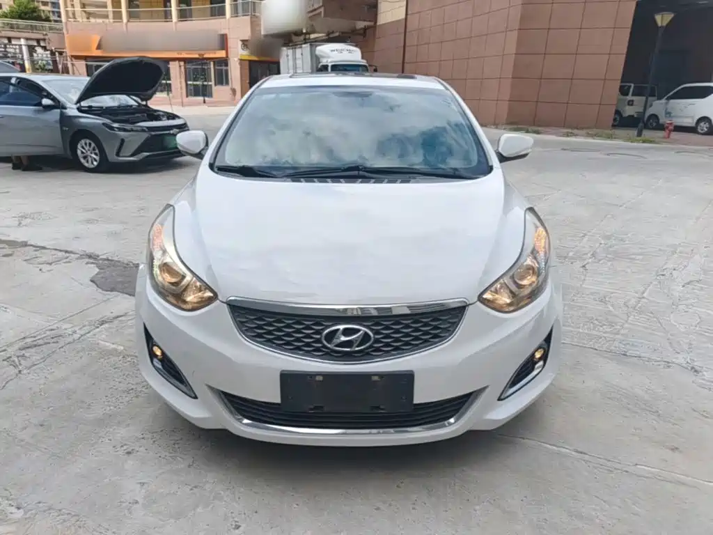 Hyundai Elantra Langdong — миниатюра 3