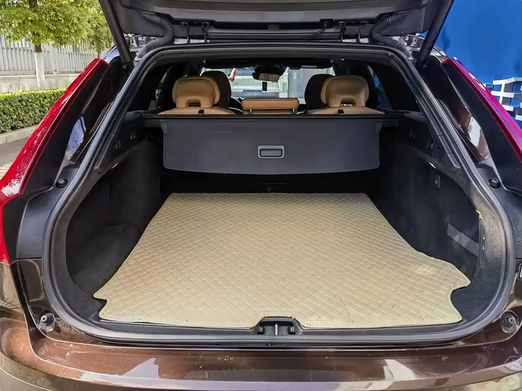 Volvo V90 — миниатюра 8