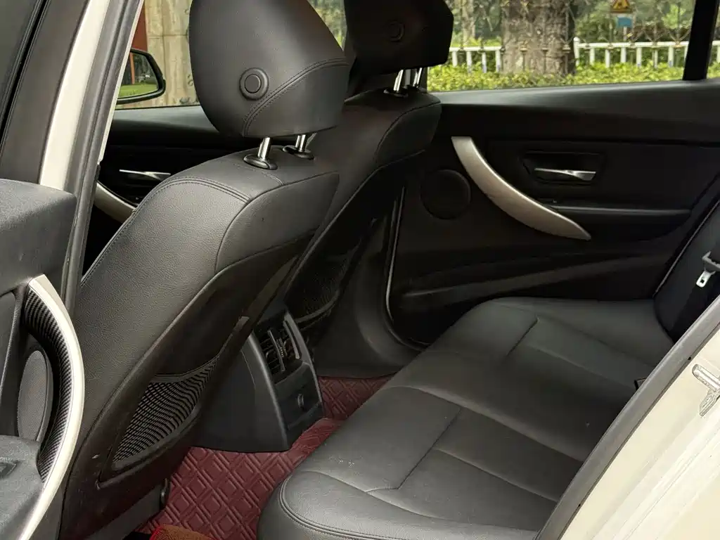 BMW 3 Series — миниатюра 12