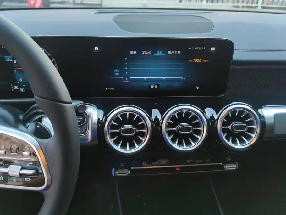 Mercedes-Benz GLB — миниатюра 13