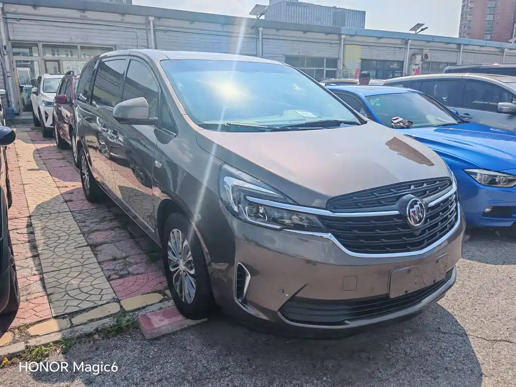 Buick GL8 — миниатюра 3