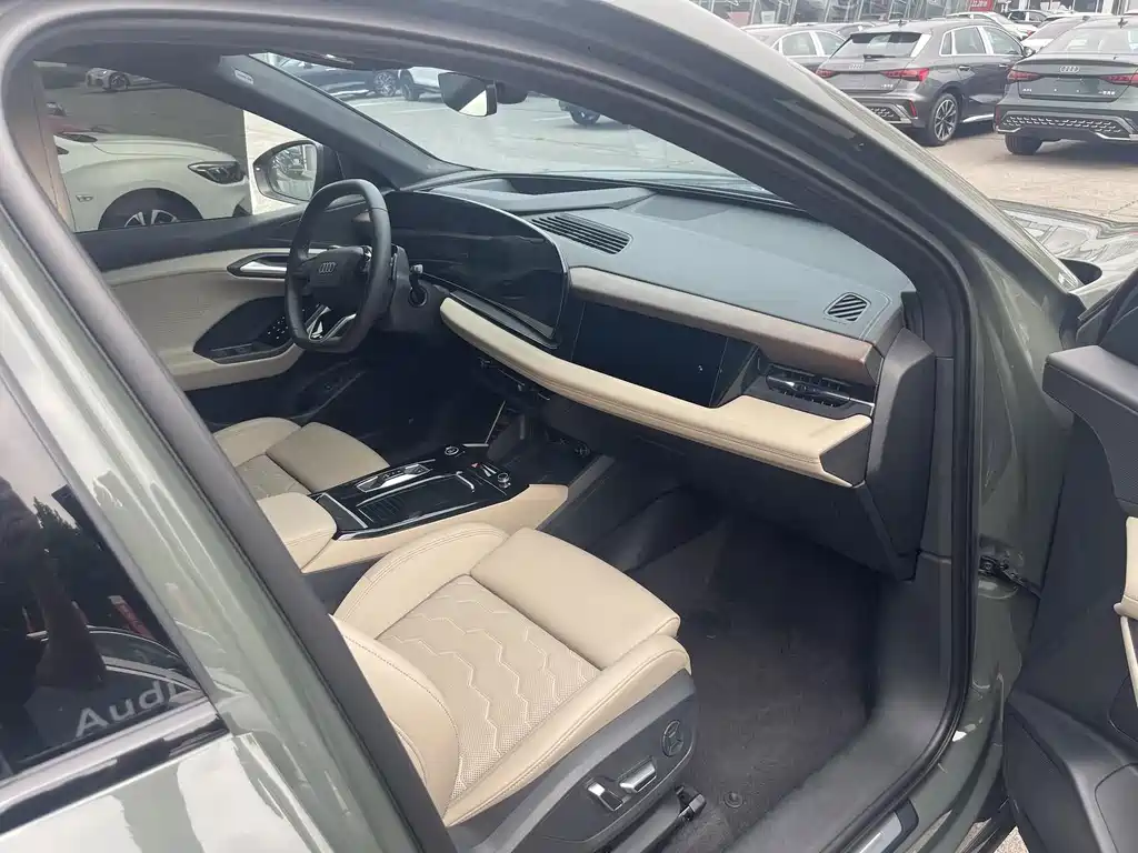 Audi Q6L e-tron — миниатюра 4
