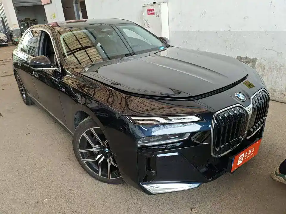 BMW 7 Series — миниатюра 2